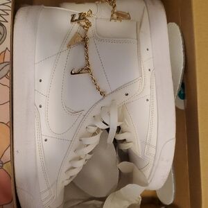 Nike White Sneakers Premium Comfort